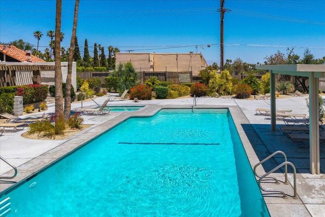 1870 N Mira Loma Way, Palm Springs, CA 92262