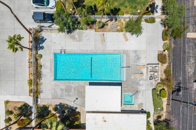 1870 N Mira Loma Way, Palm Springs, CA 92262