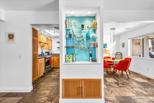 1870 N Mira Loma Way, Palm Springs, CA 92262