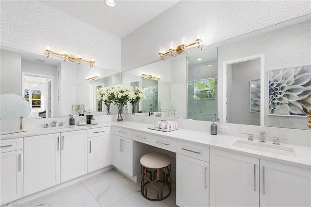 2742 Ridgecrest PL, Naples, FL 34112