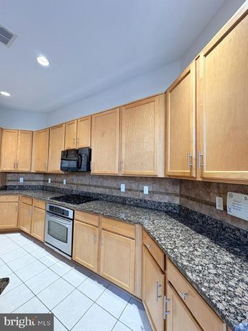 1115 HAVENCREST ST, Rockville, MD 20850