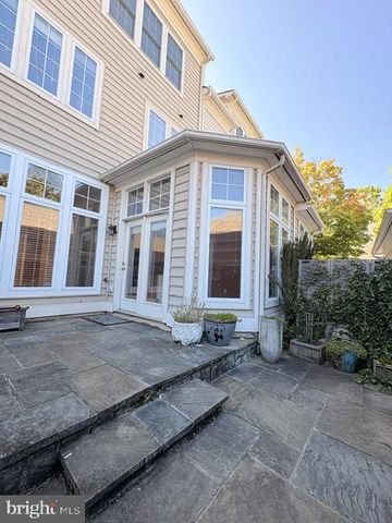 1115 HAVENCREST ST, Rockville, MD 20850