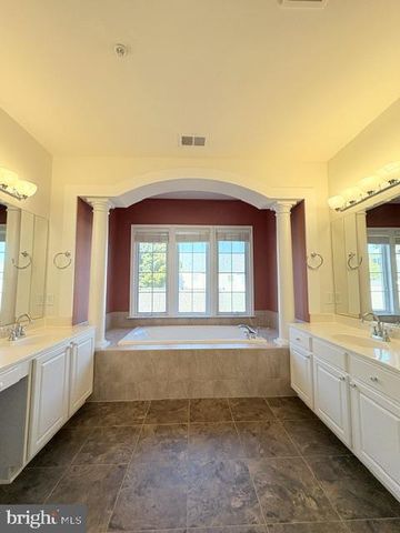 1115 HAVENCREST ST, Rockville, MD 20850