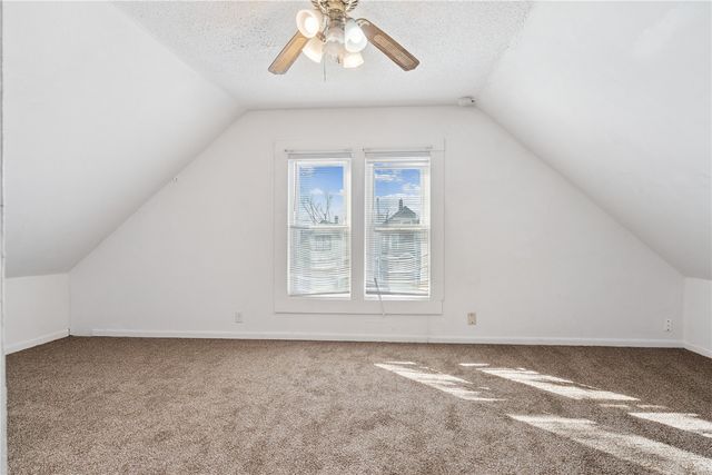 452 8th Avenue SW, Cedar Rapids, IA 52404