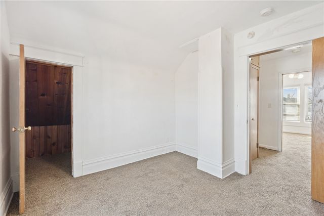 452 8th Avenue SW, Cedar Rapids, IA 52404