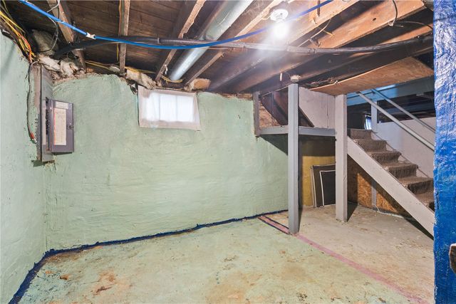 452 8th Avenue SW, Cedar Rapids, IA 52404