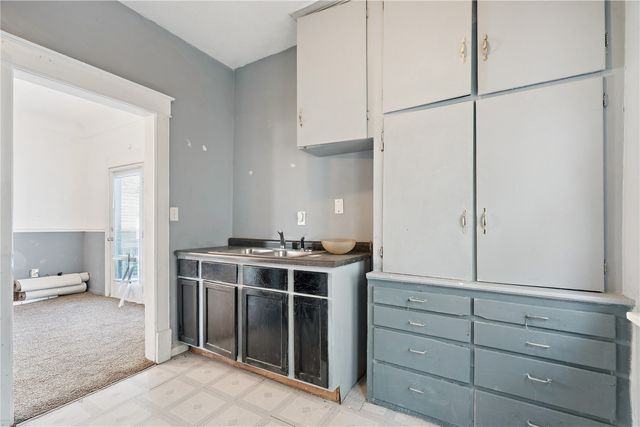 452 8th Avenue SW, Cedar Rapids, IA 52404