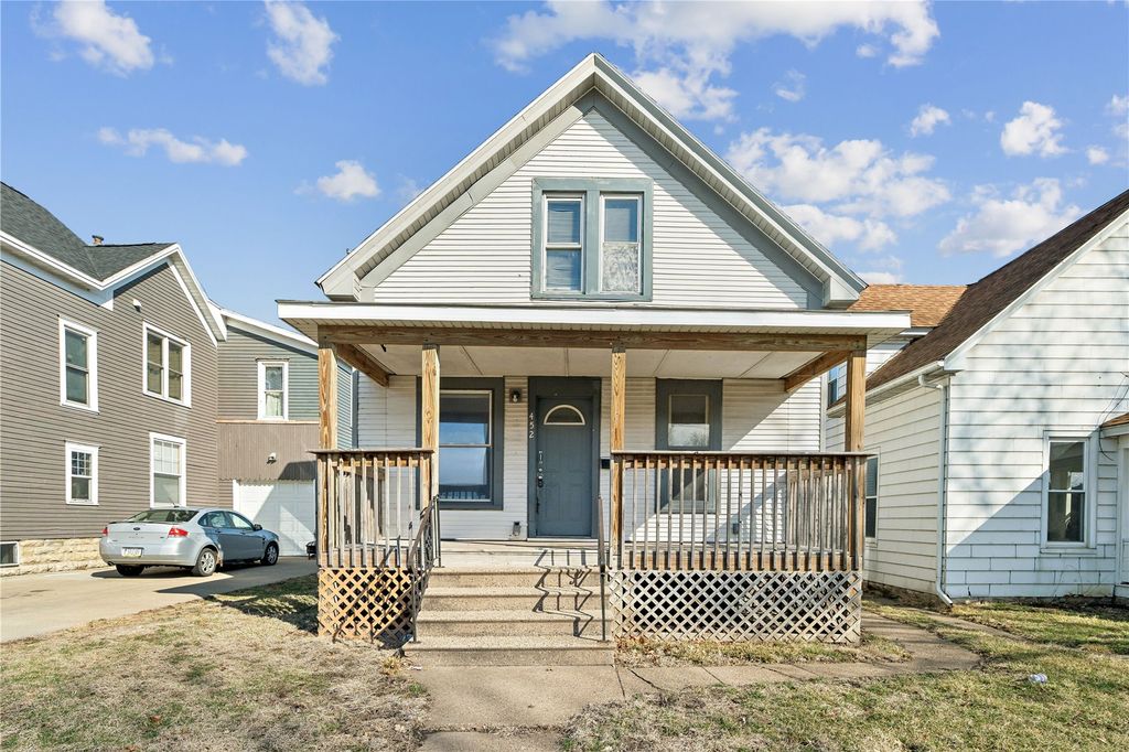 452 8th Avenue SW, Cedar Rapids, IA 52404