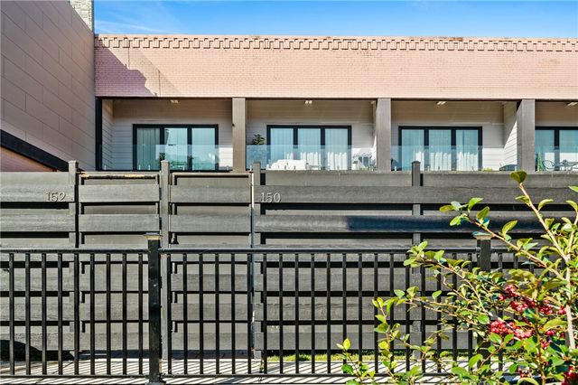 150 S 15th St, South Side, PA 15203