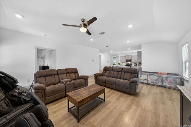 14214 Lavaca Springs, San Antonio, TX 78253