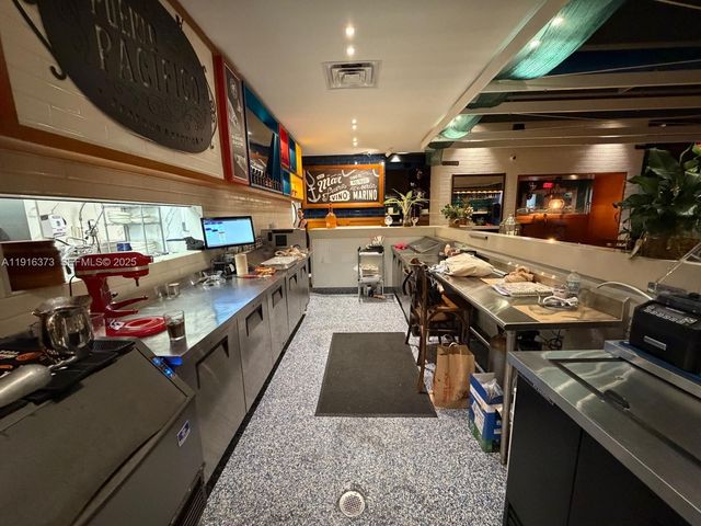 Bell Tower Ln, Weston, FL 33326