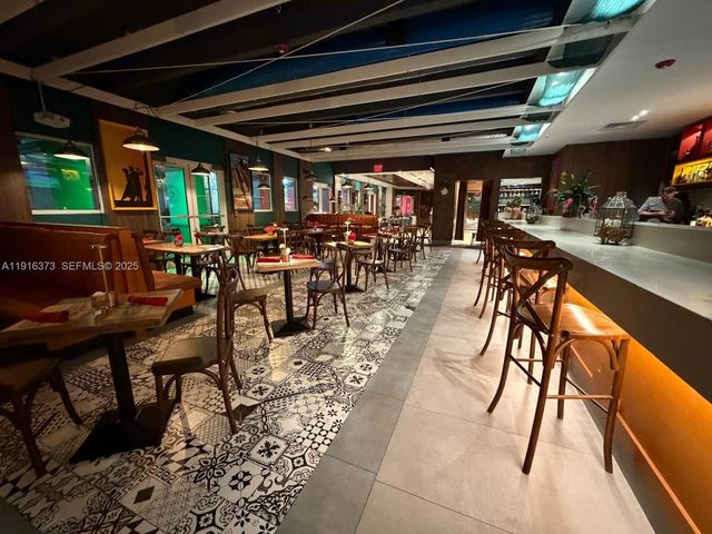 Bell Tower Ln, Weston, FL 33326