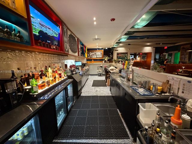 Bell Tower Ln, Weston, FL 33326