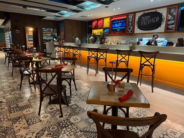 Bell Tower Ln, Weston, FL 33326