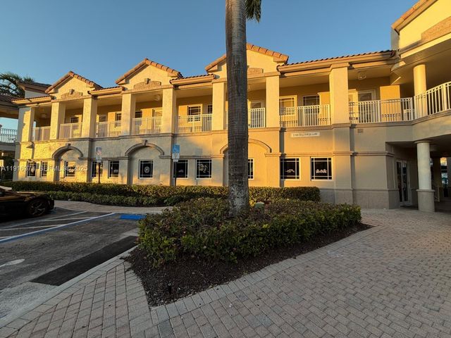 Bell Tower Ln, Weston, FL 33326