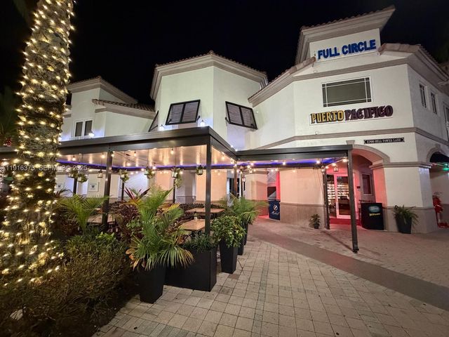 Bell Tower Ln, Weston, FL 33326