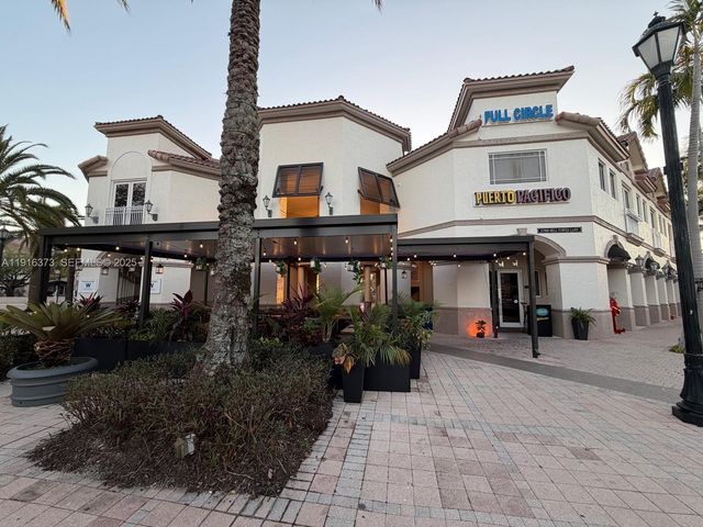 Bell Tower Ln, Weston, FL 33326