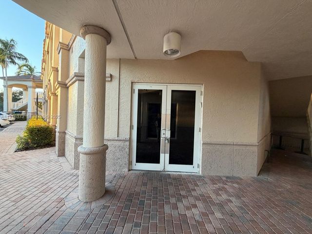 Bell Tower Ln, Weston, FL 33326