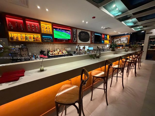 Bell Tower Ln, Weston, FL 33326