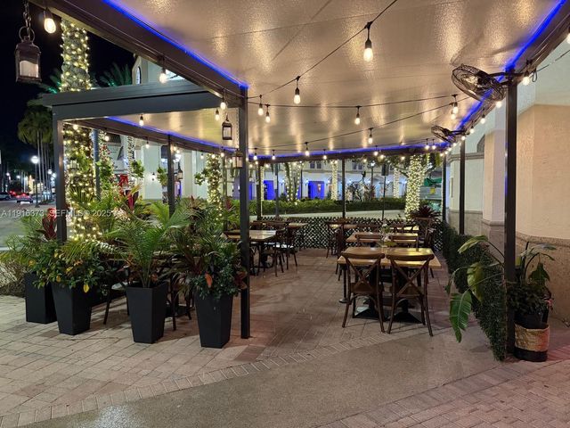 Bell Tower Ln, Weston, FL 33326