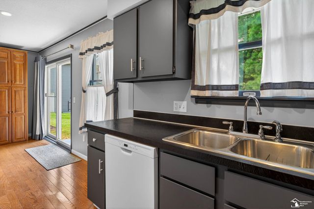 7576 Chapelview Court, Bedford Twp, MI 48182