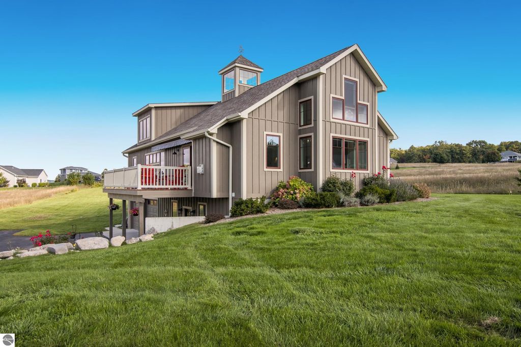 Image 3 of property listing at 4740 E Water View Drive, Lake Leelanau, MI 49653