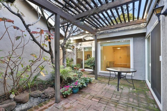 102 Escobar Avenue, Los Gatos, CA 95032