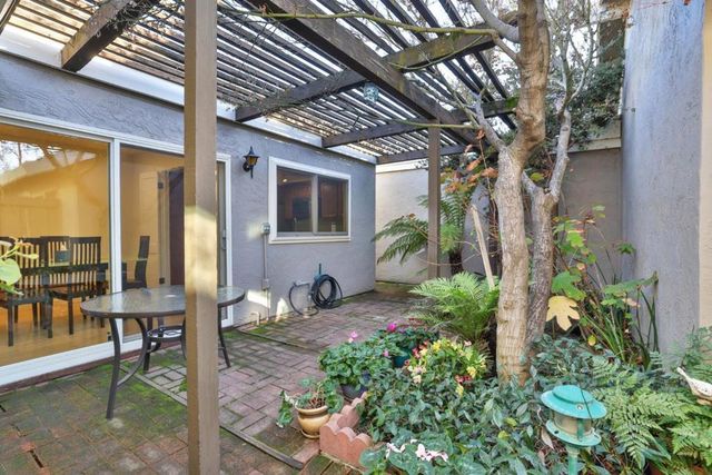 102 Escobar Avenue, Los Gatos, CA 95032