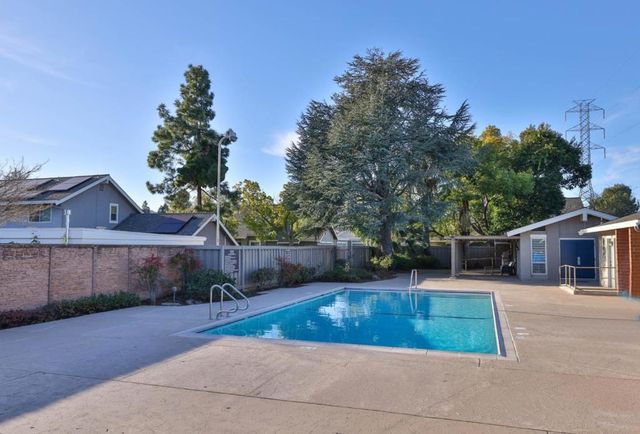 102 Escobar Avenue, Los Gatos, CA 95032