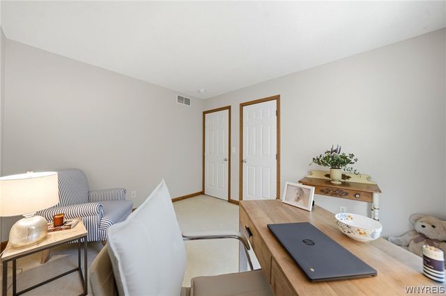 4178 Foxwood Ln, Clarence, NY 14221
