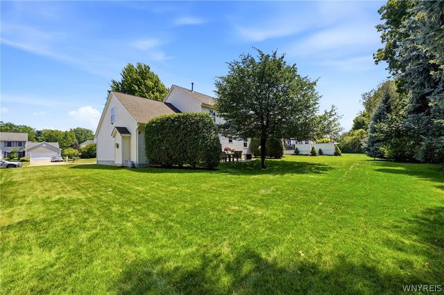 4178 Foxwood Ln, Clarence, NY 14221