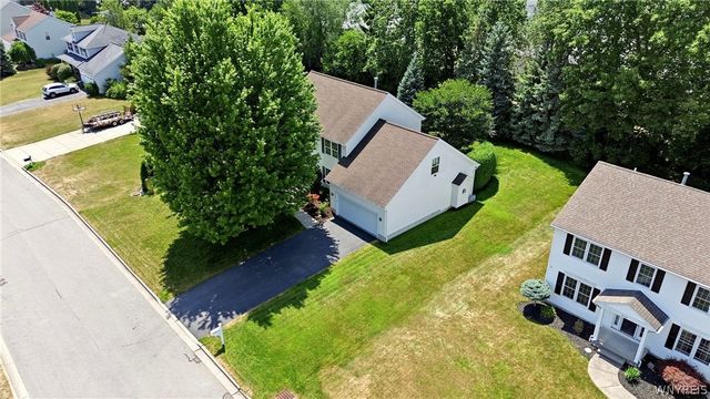 4178 Foxwood Ln, Clarence, NY 14221
