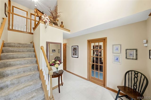 4178 Foxwood Ln, Clarence, NY 14221