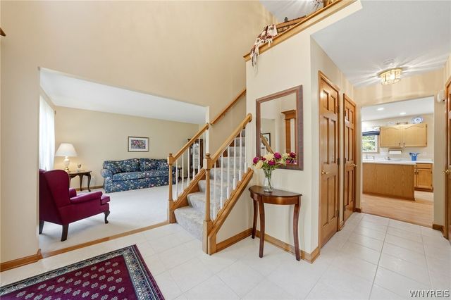4178 Foxwood Ln, Clarence, NY 14221