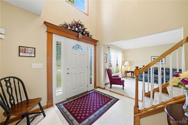 4178 Foxwood Ln, Clarence, NY 14221