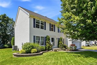 4178 Foxwood Ln, Clarence, NY 14221