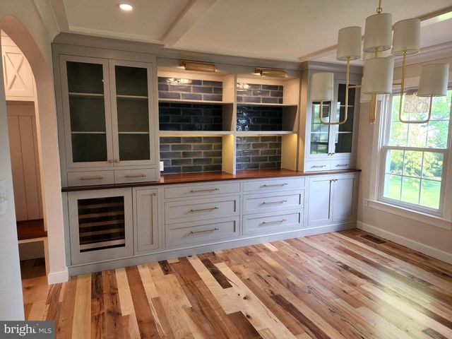 88 MAIN ST S, Keedysville, MD 21756