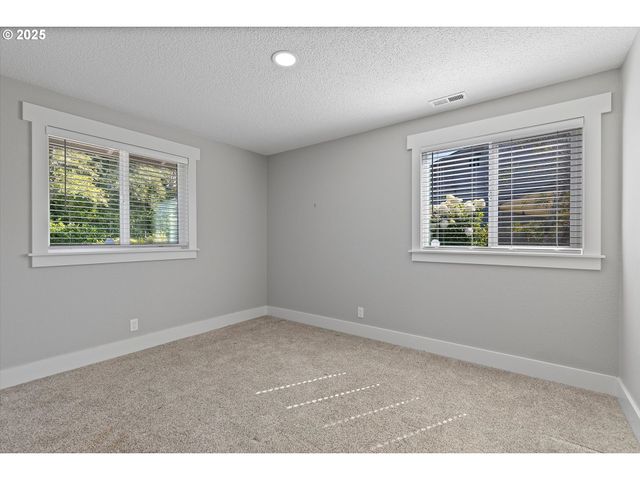 2997 Ne LOOP Dr, Otis, OR 97368