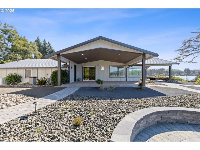 2997 Ne LOOP Dr, Otis, OR 97368