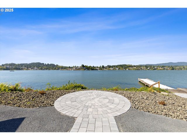 2997 Ne LOOP Dr, Otis, OR 97368