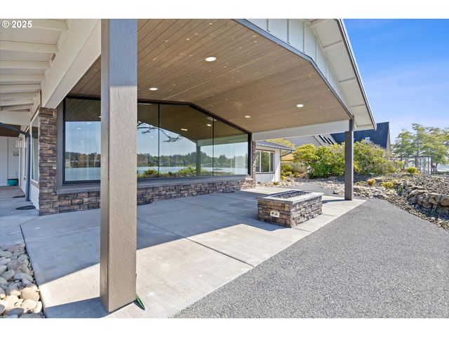 2997 Ne LOOP Dr, Otis, OR 97368