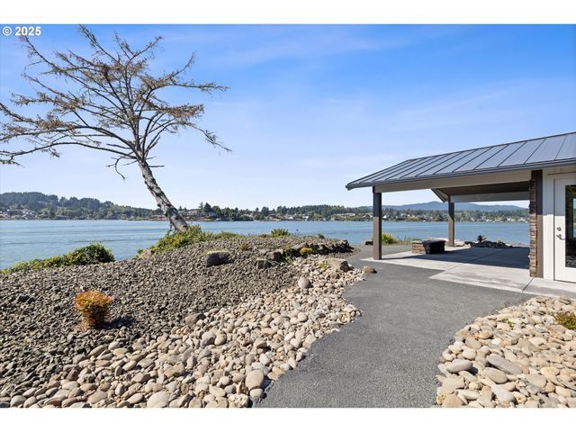 2997 Ne LOOP Dr, Otis, OR 97368