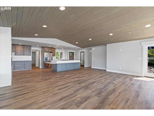 2997 Ne LOOP Dr, Otis, OR 97368