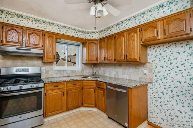 3866 Hudson Avenue, Seaford, NY 11783