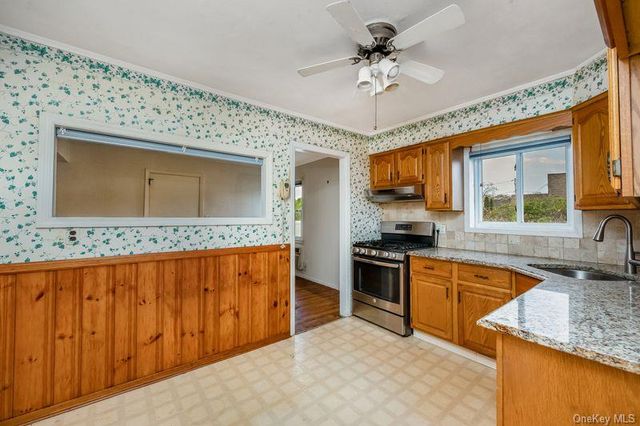 3866 Hudson Avenue, Seaford, NY 11783