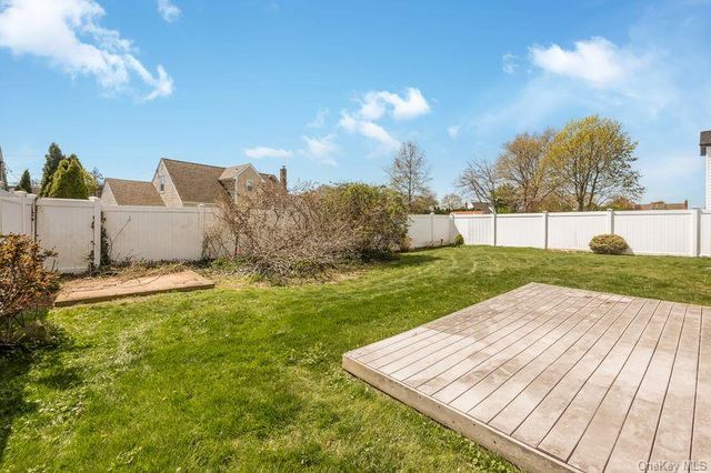 3866 Hudson Avenue, Seaford, NY 11783