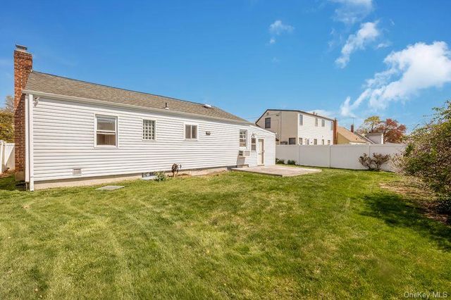 3866 Hudson Avenue, Seaford, NY 11783