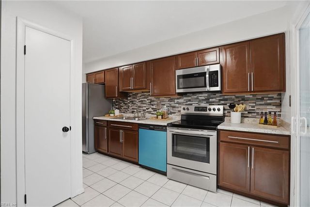 716 Woodbox DR, Virginia Beach, VA 23462