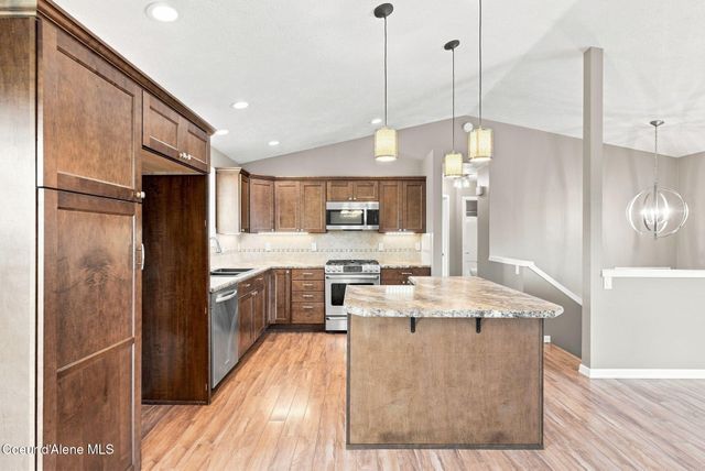 5607 N Malta St, Newman Lake, WA 99025
