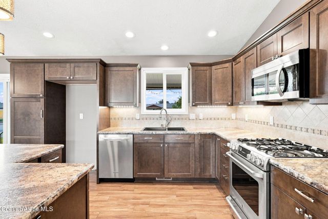 5607 N Malta St, Newman Lake, WA 99025